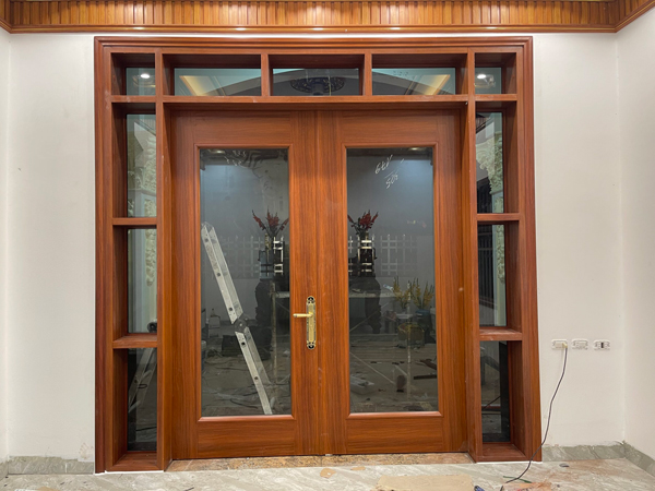 Cửa thép vân gỗ cách âm cách nhiệt có tốt hay không